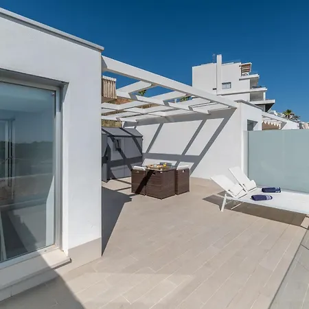 Newly Built 3 Bed Modern Townhome W Pool, Sea View *