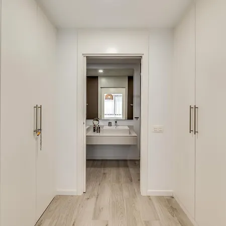 Apartment Newly Built 3 Bed Modern Townhome W Pool, Sea View Estepona