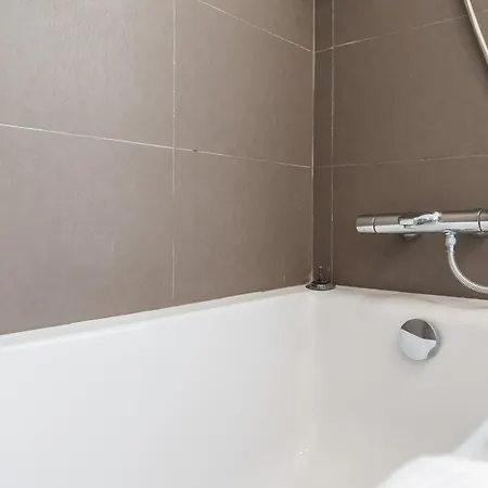 Newly Built 3 Bed Modern Townhome W Pool, Sea View