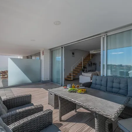 Apartment Newly Built 3 Bed Modern Townhome W Pool, Sea View *