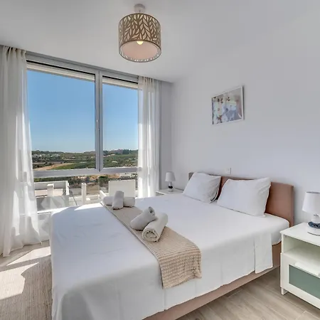Newly Built 3 Bed Modern Townhome W Pool, Sea View